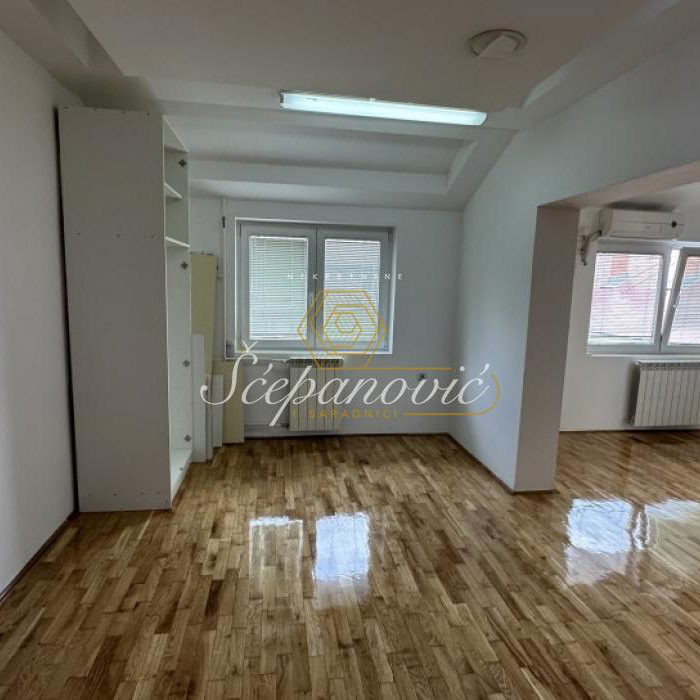 Petosoban stan na prodaju, Centar, Novi Sad, 238m², 460.000 €
