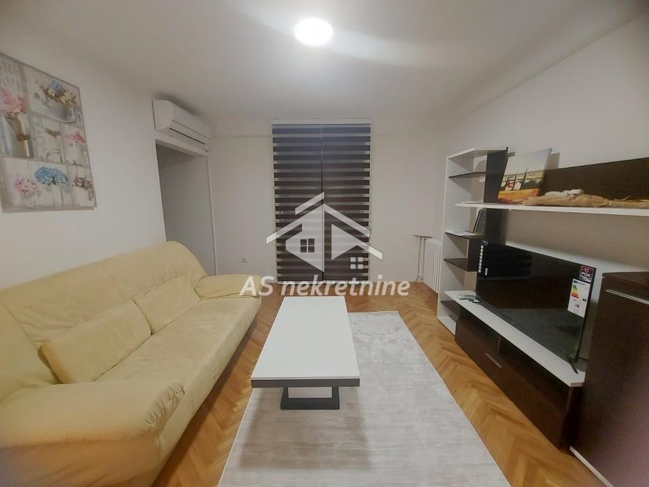 Trosoban stan za izdavanje, Slavija, Beograd, 62m², 1.100 €/mes