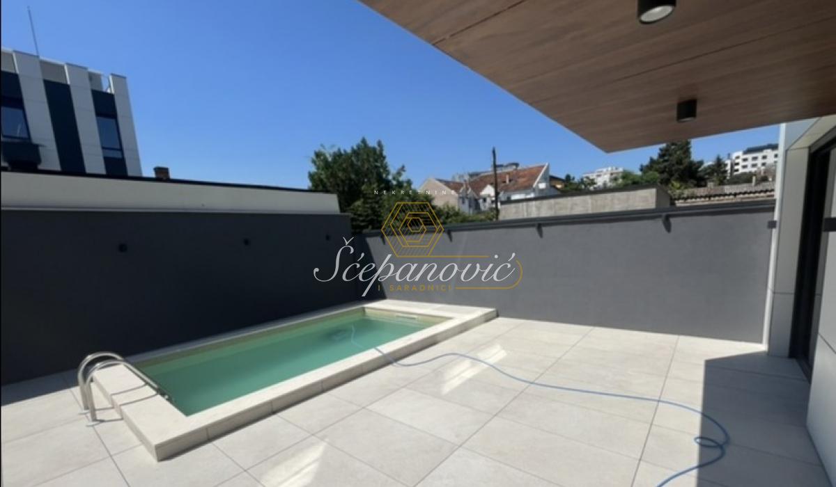 Četvorosoban stan na prodaju, Adamovićevo Naselje, Novi Sad, 368m², 700.000 €