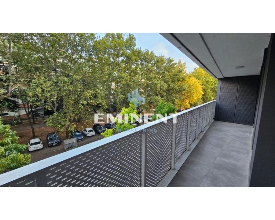 Trosoban stan za izdavanje, Hotel YU, Beograd, 86m², 1.500 €/mes