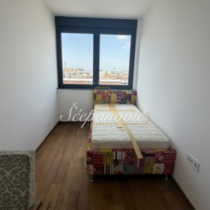 Stan Izdavanje Novi Sad  73 m2