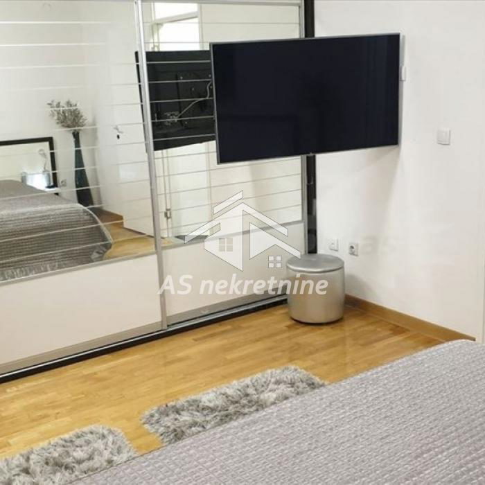 Dvosoban stan za izdavanje, Hram Svetog Save, Beograd, 60m², 1.000 €/mes