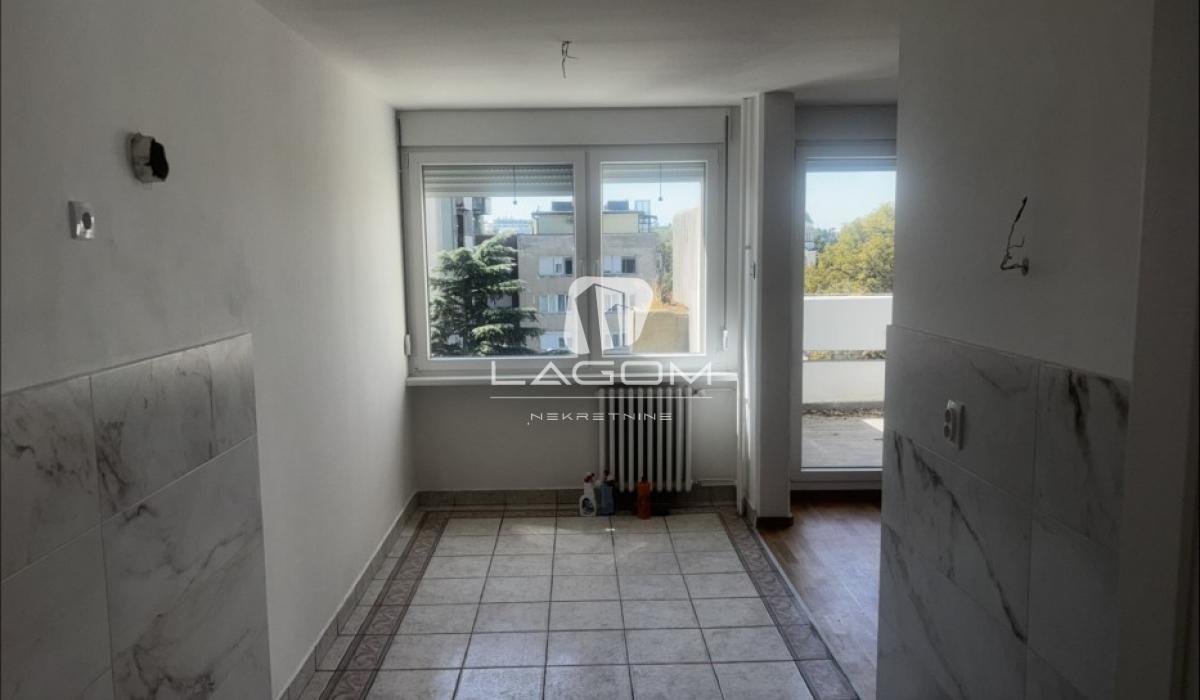 Četvorosoban stan na prodaju, Voždovačka Crkva, Beograd, 134m², 422.000 €