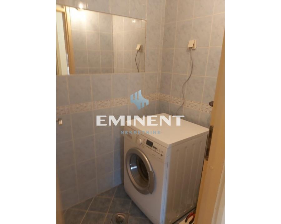 izdavanje-nekretnina-beograd-8mr8J80vdM Trosoban stan za izdavanje, Banovo Brdo, Beograd, 75m², 800 €/mes