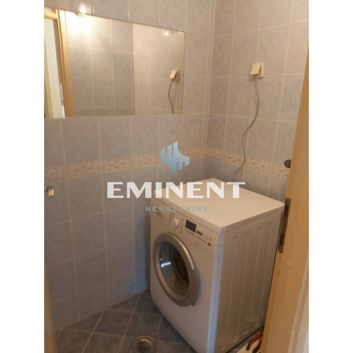 Trosoban stan za izdavanje, Banovo Brdo, Beograd, 75m², 800 €/mes