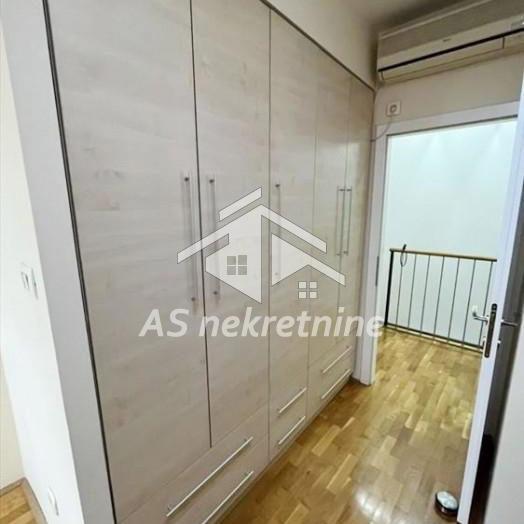 Četvorosoban stan na prodaju, Đeram Pijaca, Beograd, 157m², 390.000 €