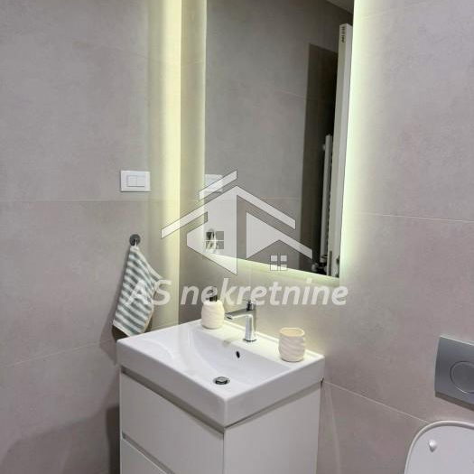 Trosoban stan za izdavanje, Blok 64, Beograd, 78m², 2.000 €/mes