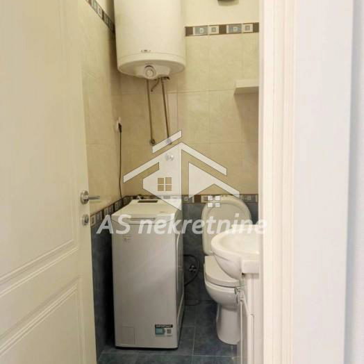 Trosoban stan za izdavanje, Hram Svetog Save, Beograd, 106m², 1.600 €/mes