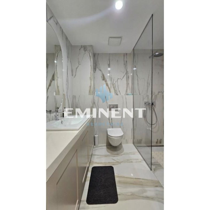 Trosoban stan za izdavanje, Hotel YU, Beograd, 86m², 1.500 €/mes