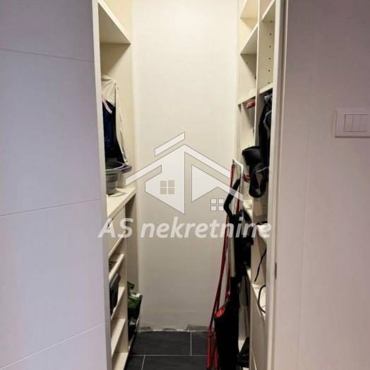 Trosoban stan za izdavanje, Hram Svetog Save, Beograd, 75m², 1.500 €/mes