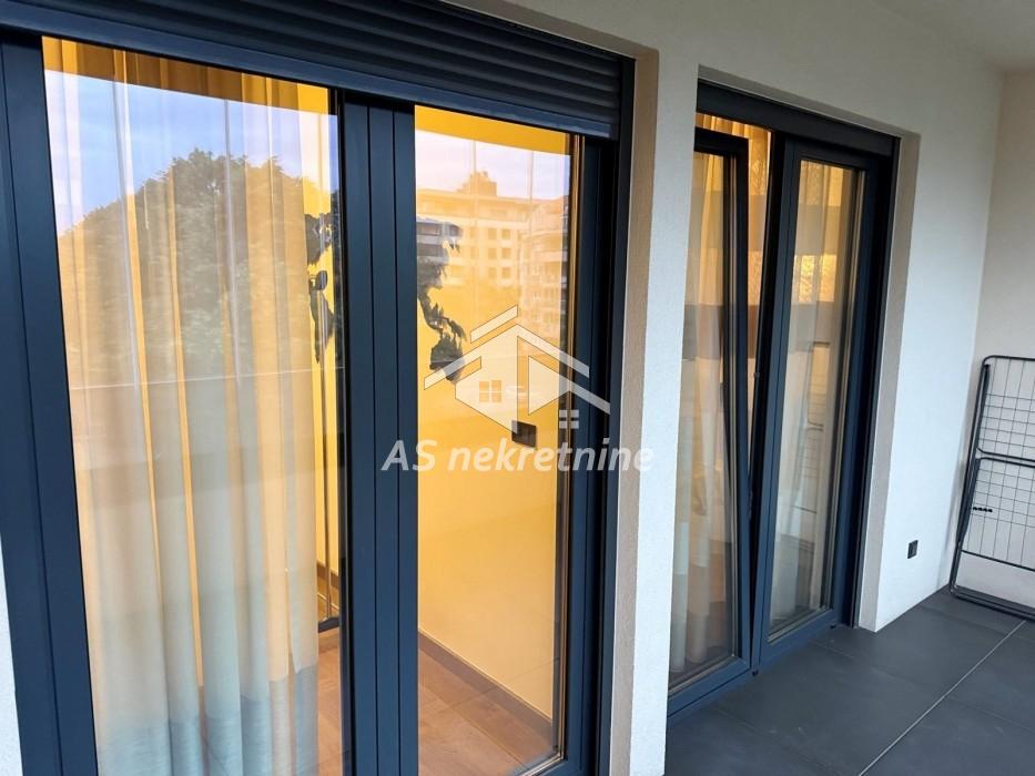izdavanje-nekretnina-beograd-ITL4WZBtbI Trosoban stan za izdavanje, Banovo Brdo, Beograd, 90m², 1.300 €/mes