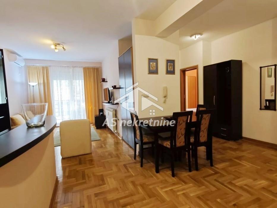 Stan Izdavanje Beograd Đeram Pijaca 58 m2