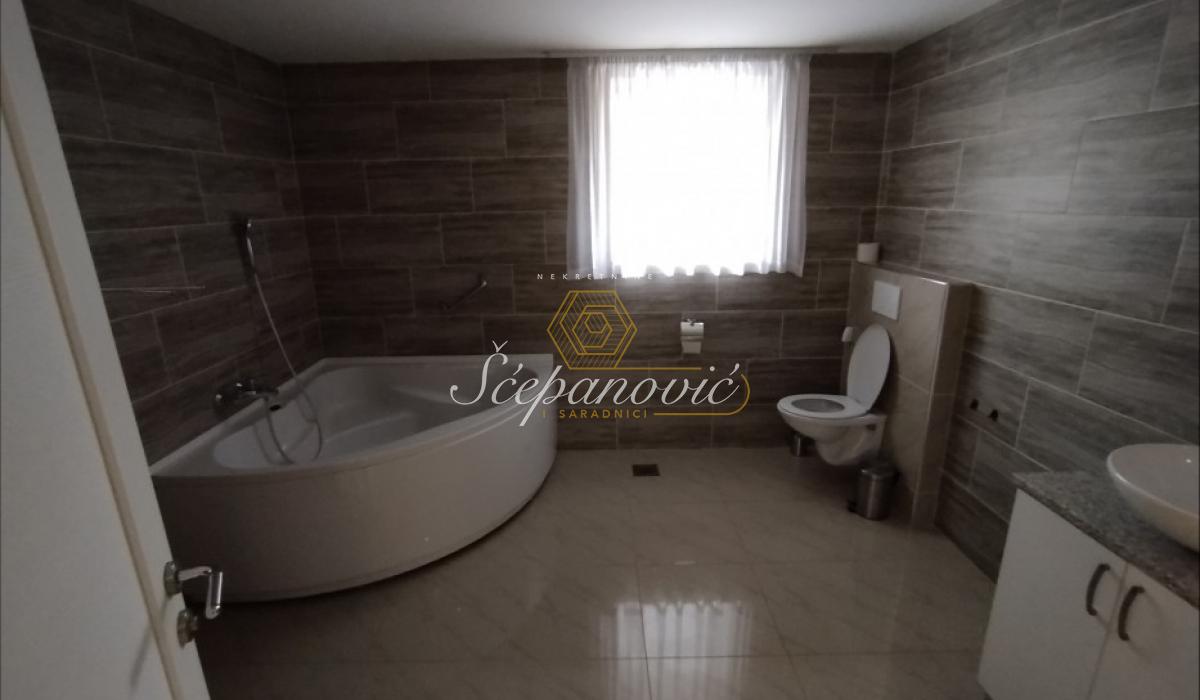 izdavanje-nekretnina-beograd-JyefXUel5e Kuća na prodaju, Veternik, Novi Sad, 795m², 1.050.000 €