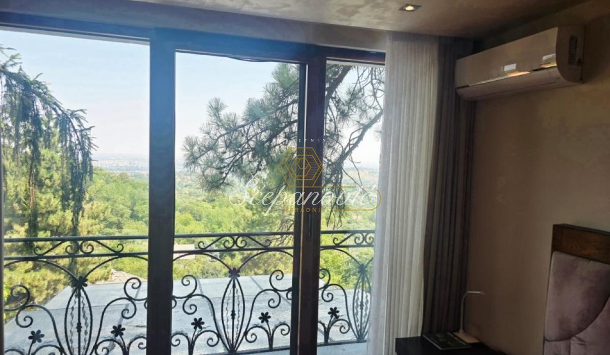 Kuća Prodaja Novi Sad Kuća Prodaja Novi Sad Popovica 388 m2