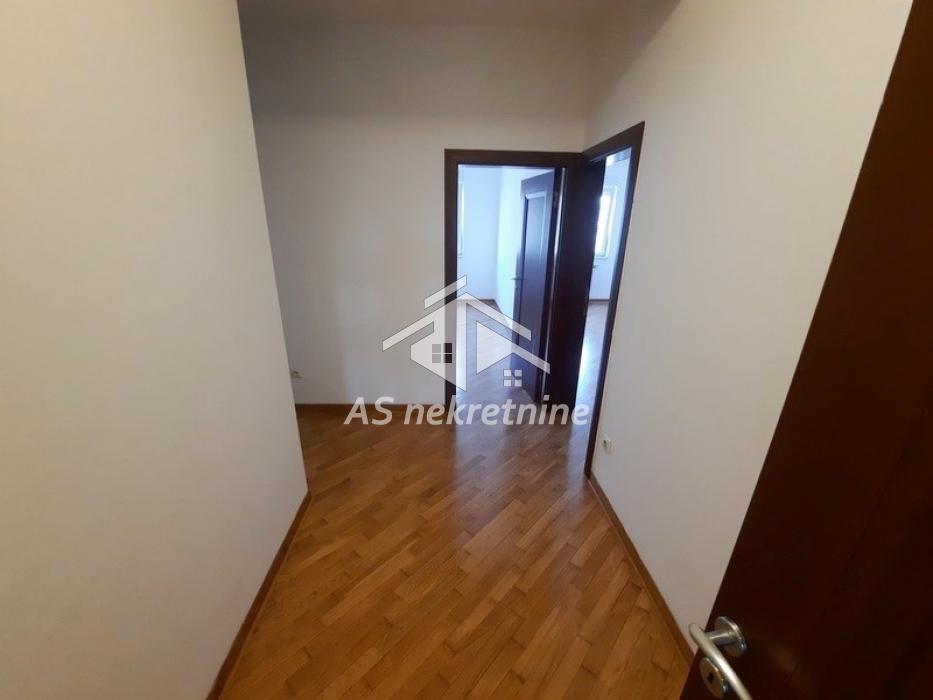izdavanje-nekretnina-beograd-MSY5PCRgCx Stan Izdavanje Beograd Hram Svetog Save 172 m2