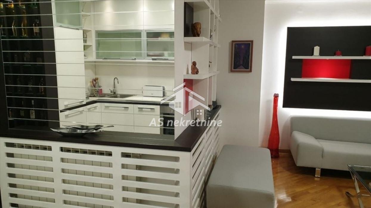 Dvosoban stan za izdavanje, Hram Svetog Save, Beograd, 60m², 1.000 €/mes