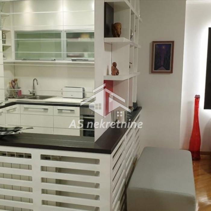 Dvosoban stan za izdavanje, Hram Svetog Save, Beograd, 60m², 1.000 €/mes