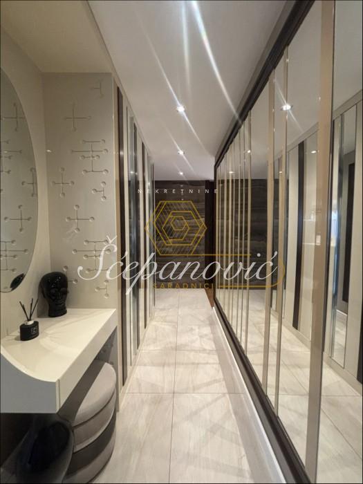 izdavanje-nekretnina-beograd-P3CZh0xK1H Četvorosoban stan na prodaju, Centar, Novi Sad, 113m², 469.000 €