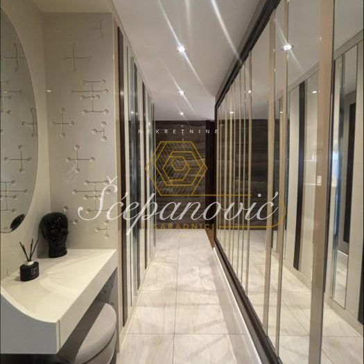 Četvorosoban stan na prodaju, Centar, Novi Sad, 113m², 469.000 €
