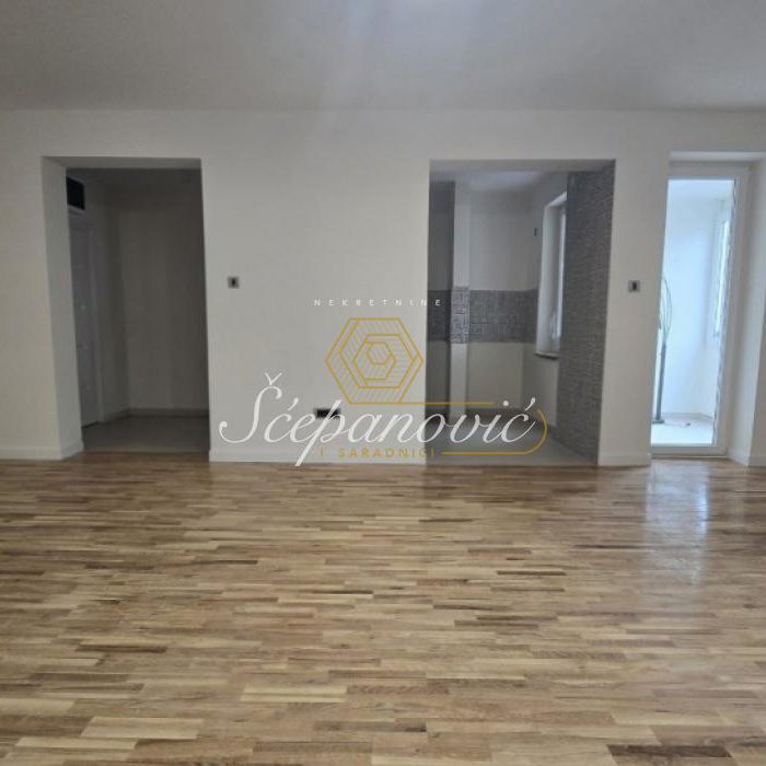 Stan Prodaja Novi Sad  64 m2