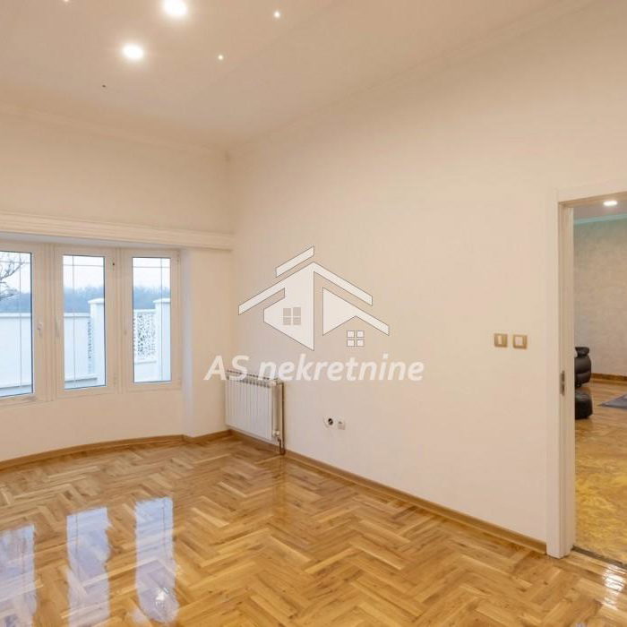 Kuća za izdavanje, Jajinci, Beograd, 417m², 3.000 €/mes