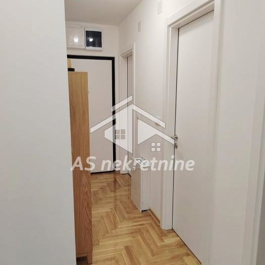 Četvorosoban stan za izdavanje, Banjica, Beograd, 79m², 1.400 €/mes