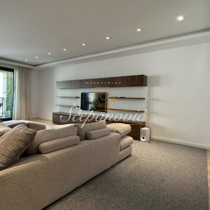 Stan Izdavanje Beograd Krunska 163 m2