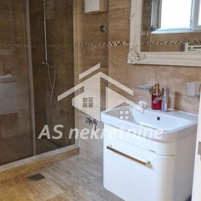 Lokal za izdavanje, Kalenić Pijaca, Beograd, 72m², 950 €/mes