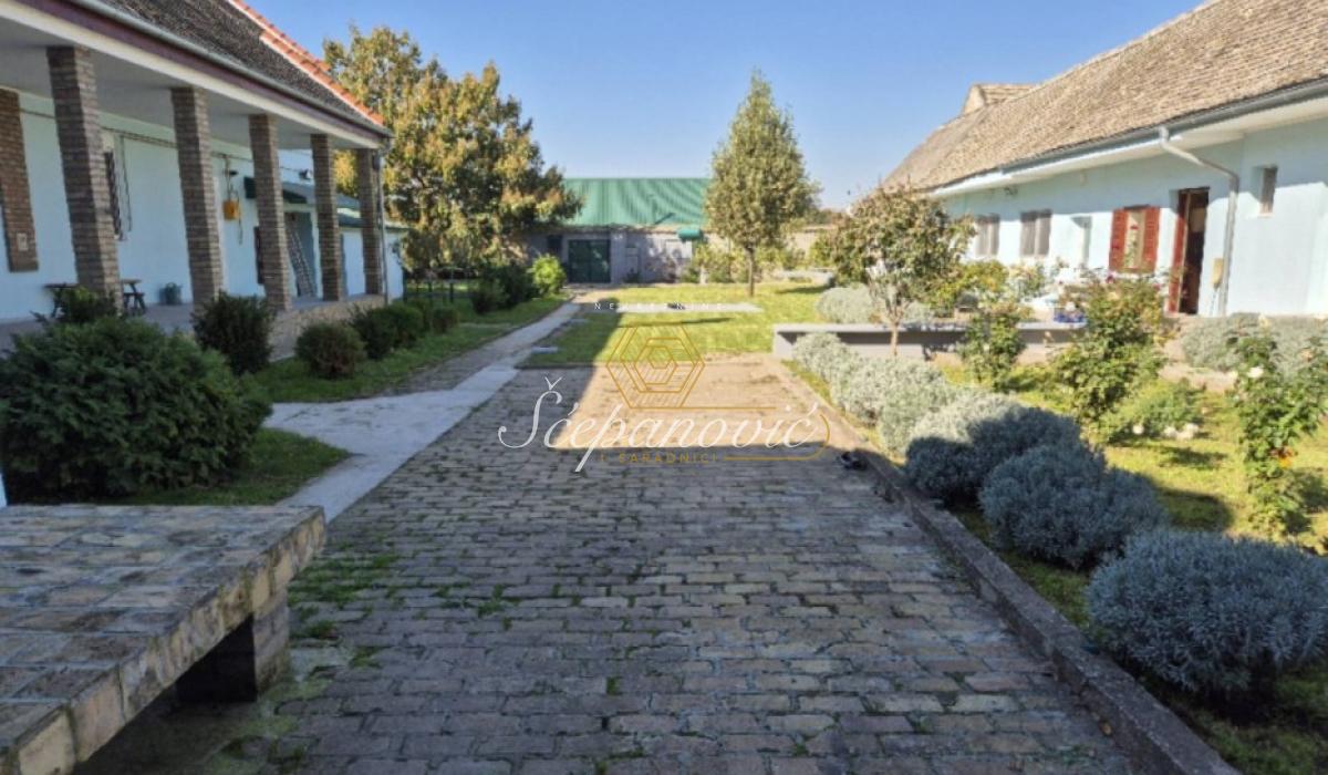 Kuća Prodaja Odžaci  430 m2