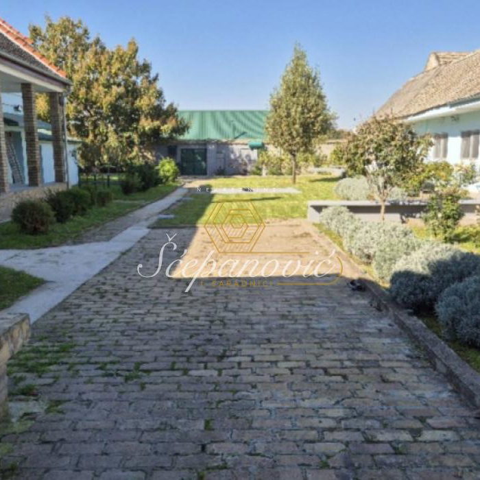 Kuća Prodaja Odžaci  430 m2