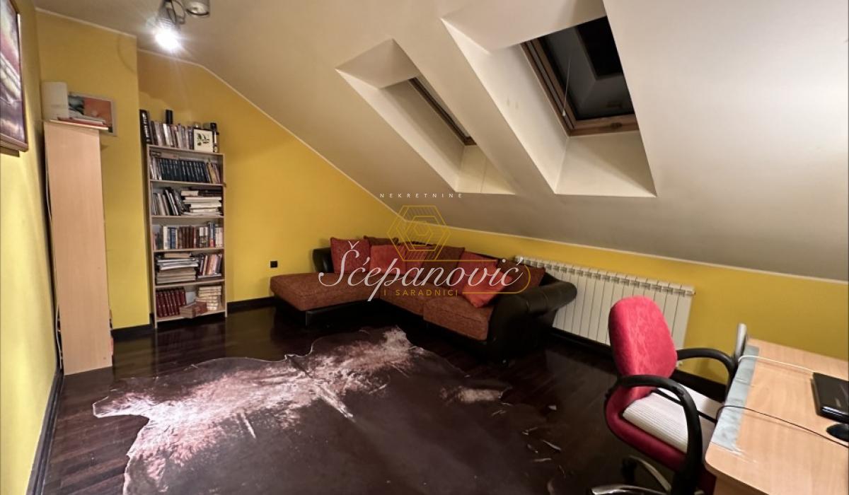 izdavanje-nekretnina-beograd-Z9h7u6syzt Višesoban stan za izdavanje, Grbavica, Novi Sad, 310m², 2.500 €/mes
