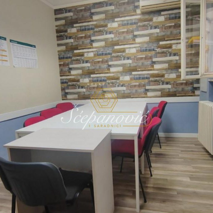 Višesoban stan na prodaju, Centar, Novi Sad, 155m², 500.000 €