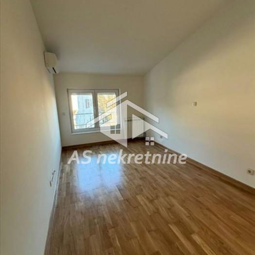 Stan Izdavanje Beograd Senjak 130 m2