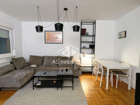 Stan Izdavanje Beograd Blok 72 71 m2