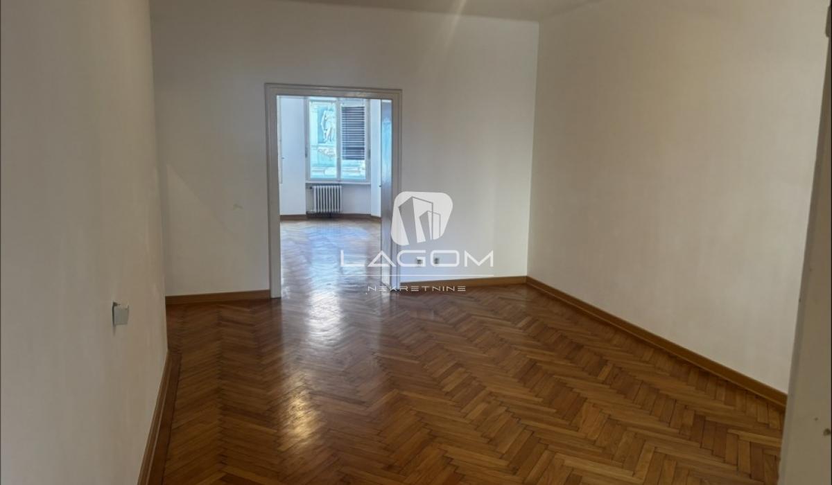 Stan Izdavanje Beograd Knez Mihailova 89 m2
