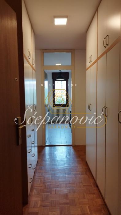 izdavanje-nekretnina-beograd-dH8CuuoVyZ Dvosoban stan na prodaju, Bulevar Oslobođenja, Novi Sad, 54m², 165.000 €