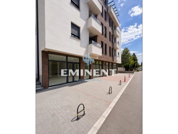 Lokal Izdavanje Beograd Žarkovo 200 m2