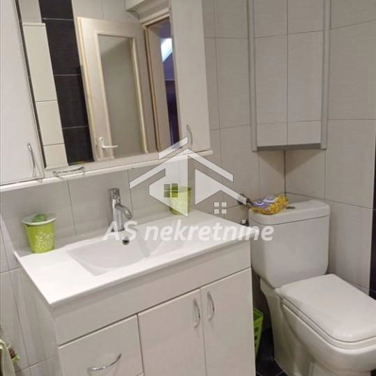 Trosoban stan na prodaju, Cvetkova Pijaca, Beograd, 133m², 279.000 €