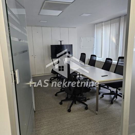 Lokal Izdavanje Beograd Trg Republike 300 m2