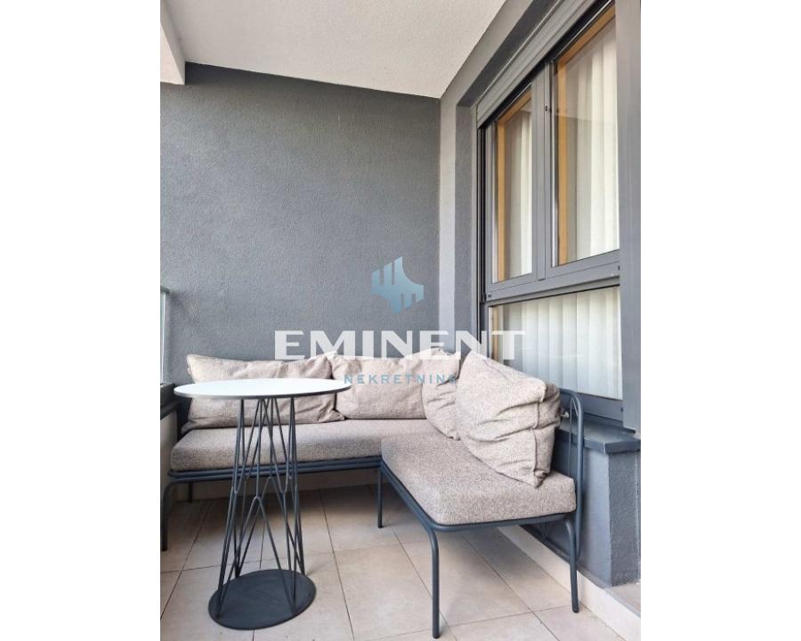 Trosoban stan na prodaju, Blok 65, Beograd, 75m², 370.000 €