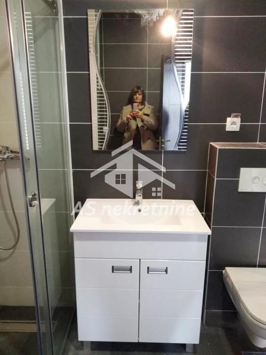 Trosoban stan za izdavanje, Cvetkova Pijaca, Beograd, 60m², 800 €/mes