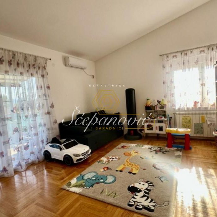 Stan Prodaja Novi Sad  157 m2