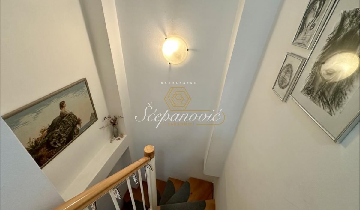 izdavanje-nekretnina-beograd-pf7O3Glr3H Trosoban stan na prodaju, Grbavica, Novi Sad, 75m², 195.000 €