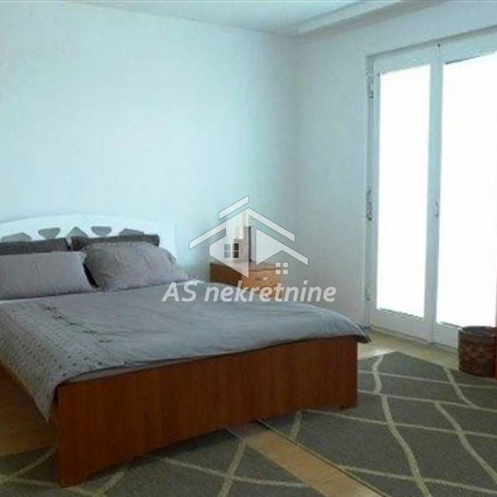 Trosoban stan za izdavanje, Blok 61, Beograd, 160m², 1.100 €/mes