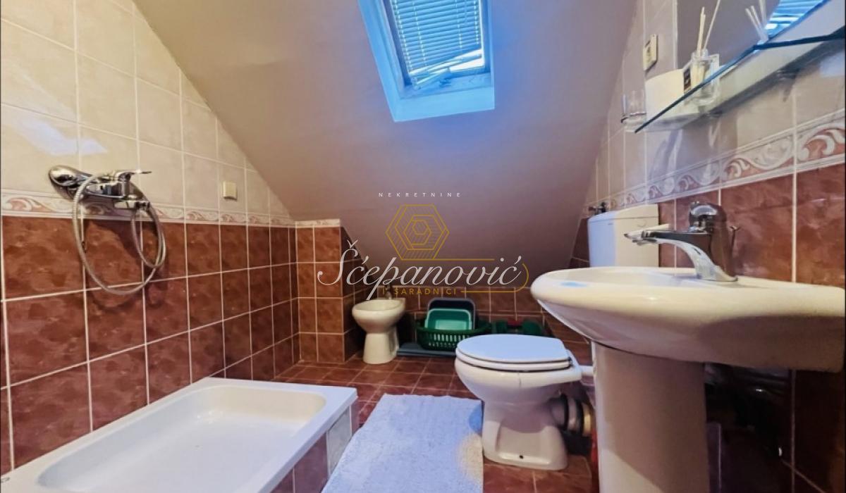 izdavanje-nekretnina-beograd-q4KOEMuPPW Petosoban stan na prodaju, Socijalno, Novi Sad, 102m², 200.000 €