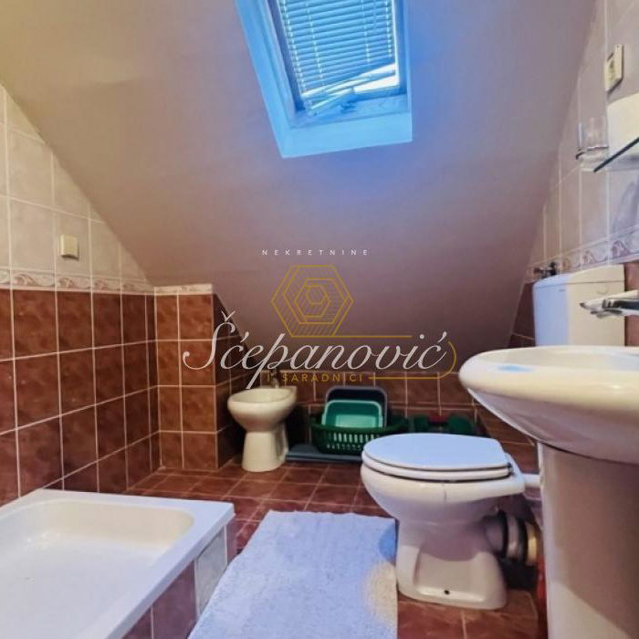 Petosoban stan na prodaju, Socijalno, Novi Sad, 102m², 200.000 €