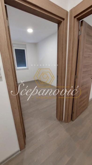 izdavanje-nekretnina-beograd-rZXmmoVwwY Četvorosoban stan na prodaju, Alibegovac, Novi Sad, 78m², 160.000 €