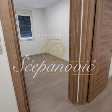 Četvorosoban stan na prodaju, Alibegovac, Novi Sad, 78m², 160.000 €