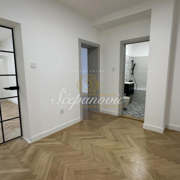 Stan Prodaja Novi Sad  85 m2