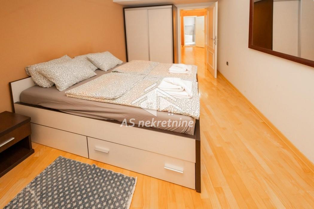 Četvorosoban stan za izdavanje, Obilićev Venac, Beograd, 140m², 1.800 €/mes